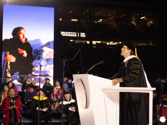 Erik Weihenmayer Commencement speaker