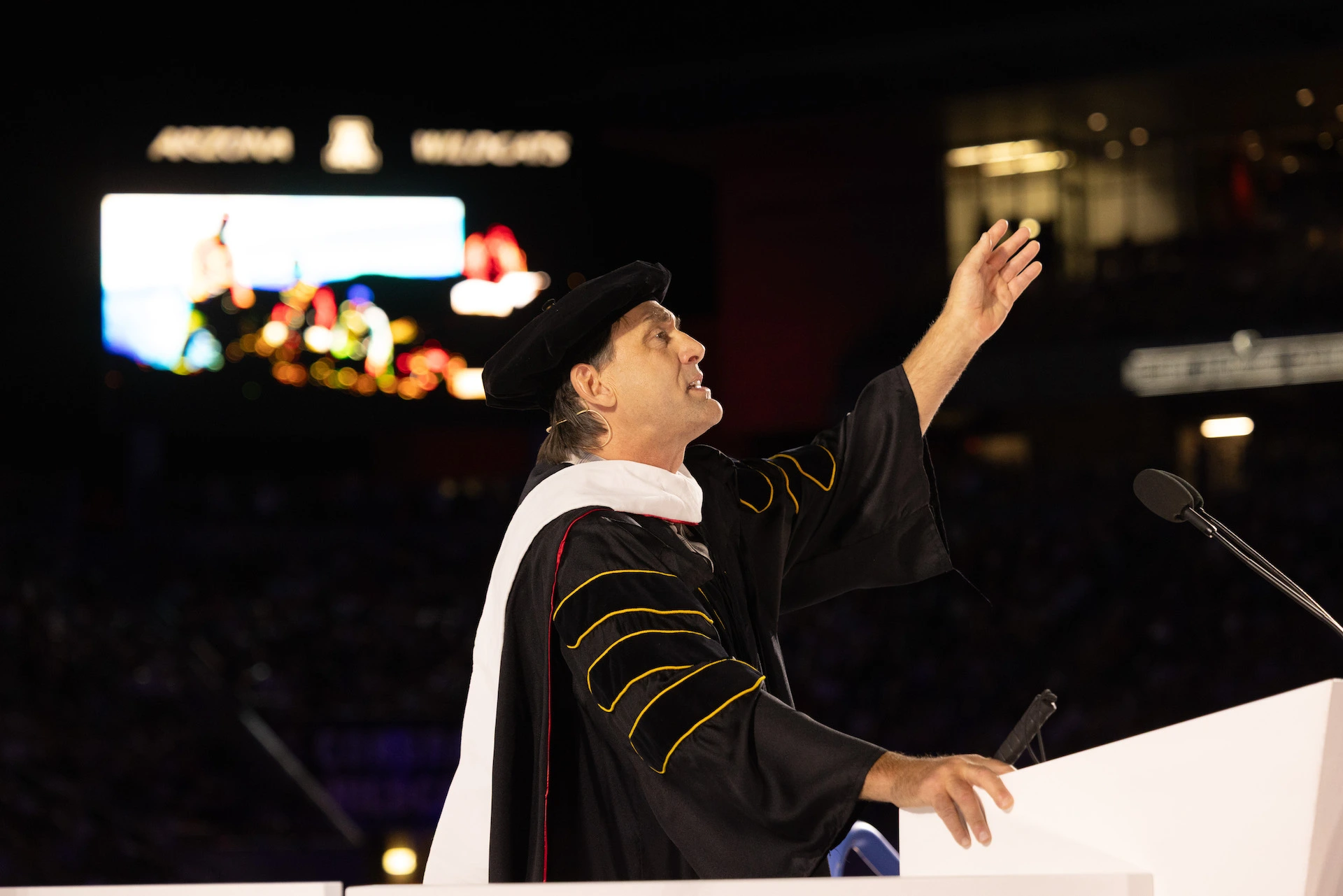 Erik Weihenmayer Commencement speaker