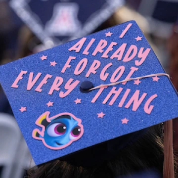 How to decorate my graduation cap on sale